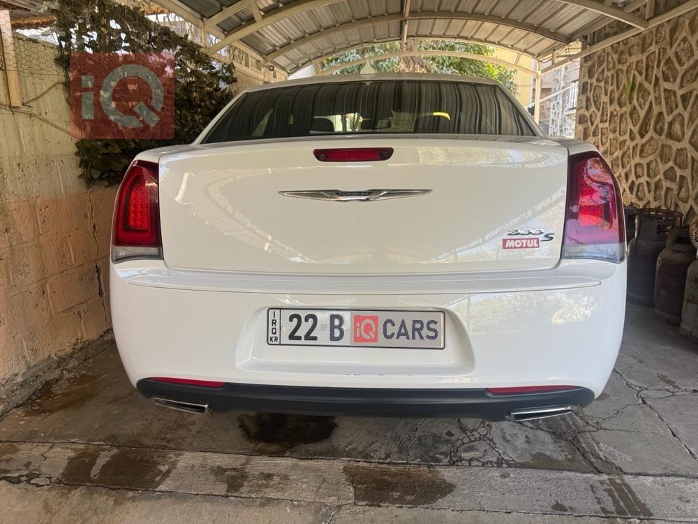 کرایسلەر 300